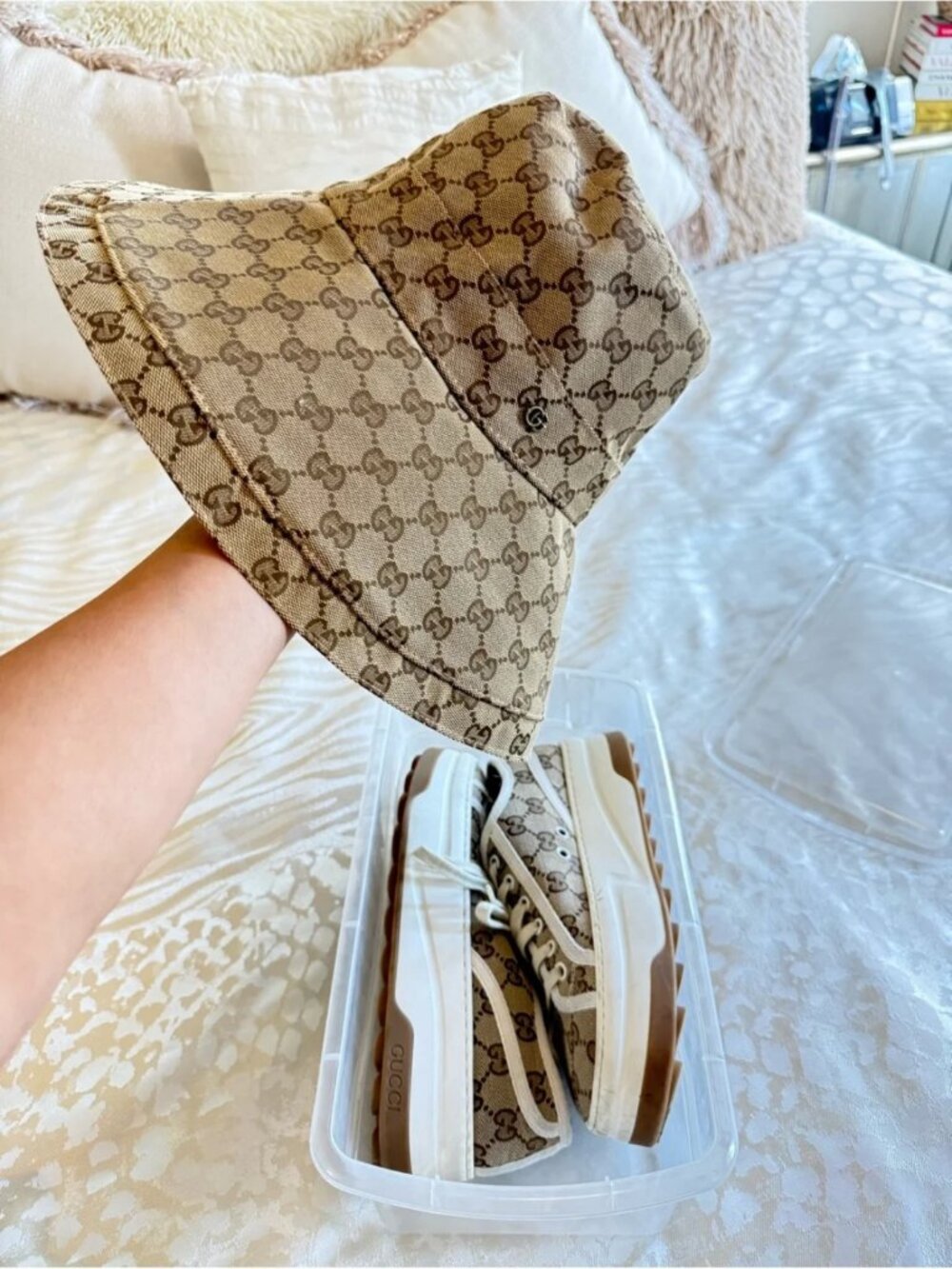 Gucci GG Supreme Bucket Hat - Picture 6 of 8